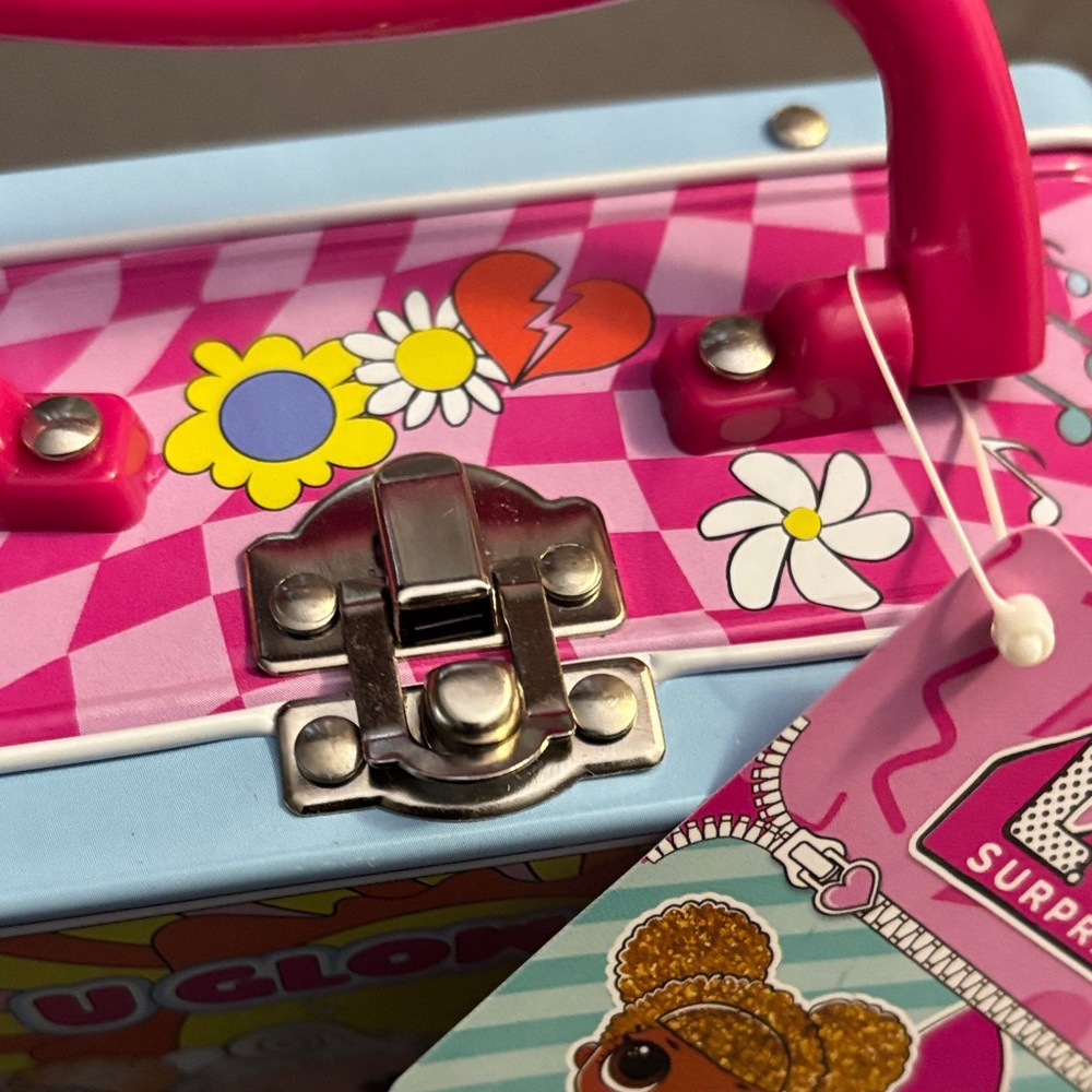 L.O.L. Surprise! Rainbow Girl Lunch Box - Pink and Blue - Picture 5 of 7